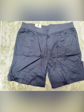 Briggs New York Women's Navy Bermuda Shorts